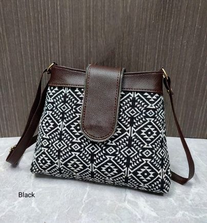 Stylish Chain Flap Sling Bag for Everyday Use 077
